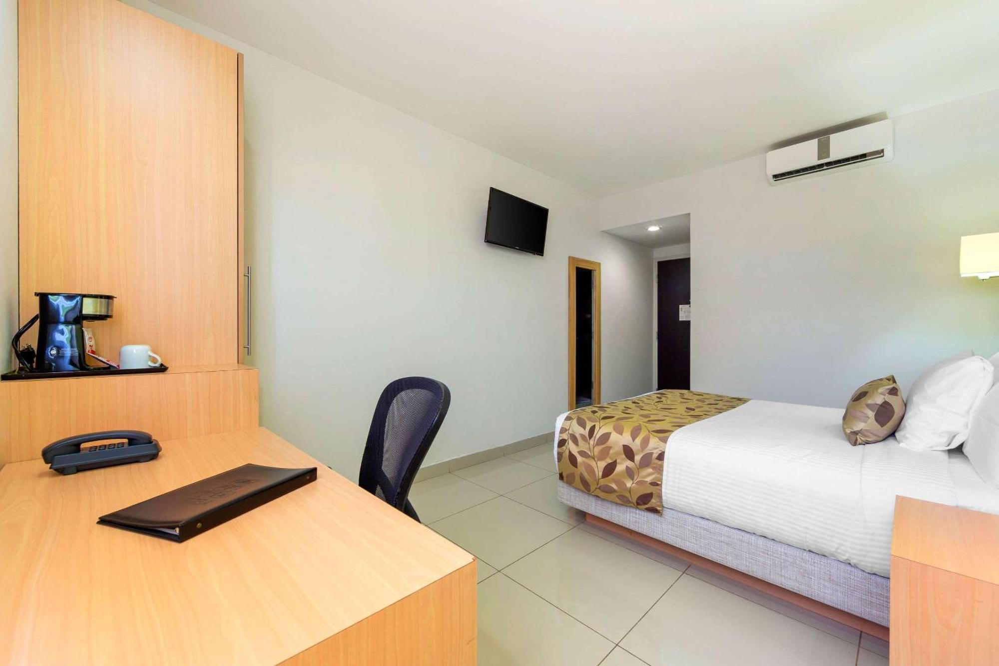 Sleep Inn Culiacán Buitenkant foto