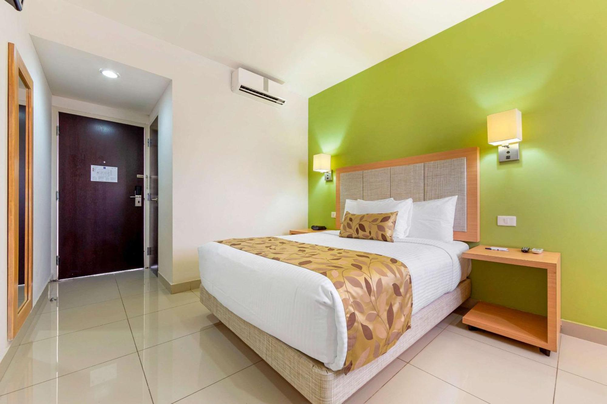 Sleep Inn Culiacán Buitenkant foto